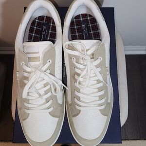 Ben Sherman White and Tan Casual Low-Top Sneakers